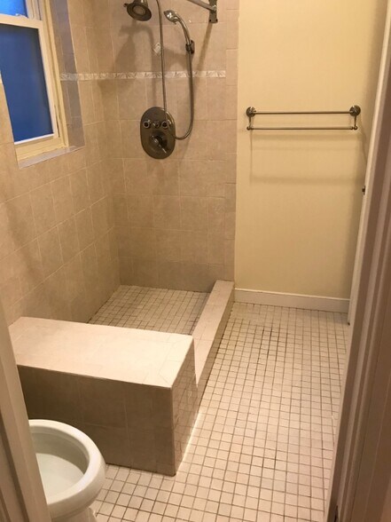 Building Photo - 3227 11th St NW