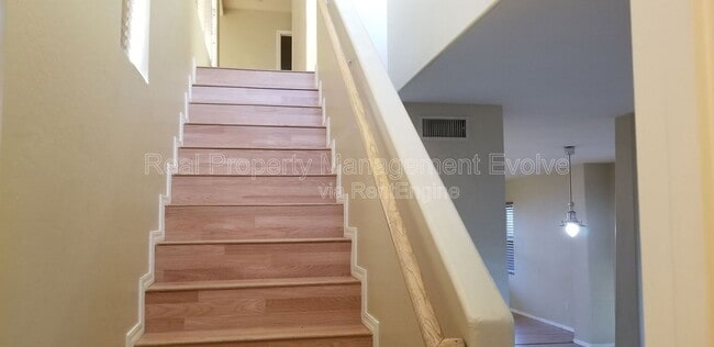 Building Photo - 7006 S 40th Ave