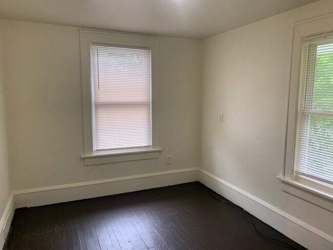 Building Photo - 1005-1013 13th St NE