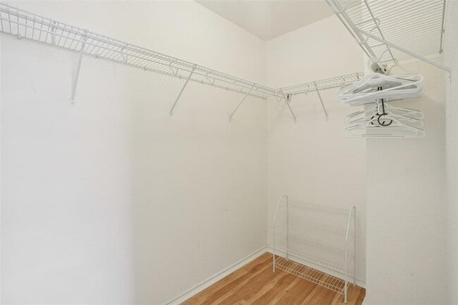 Building Photo - 410 S Water Ln