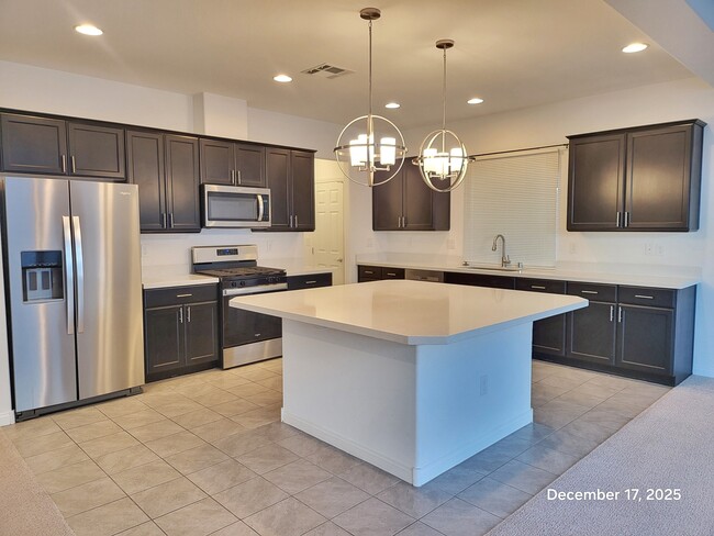 Building Photo - 5866 Aurora Gold Ave