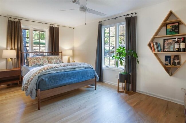 Building Photo - 8885 Bay Dr