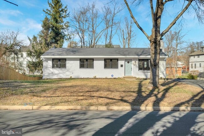 Building Photo - 6810 Weaver Ave