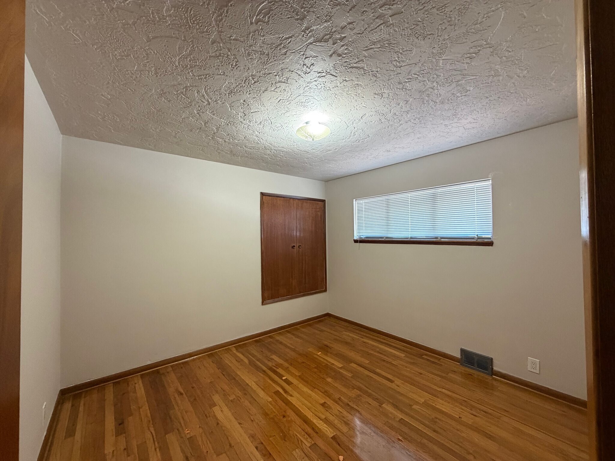 Building Photo - 4821 NE 42nd Ave