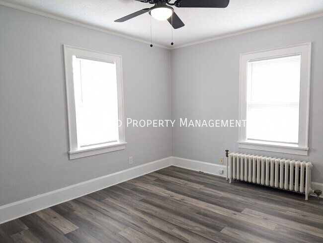Building Photo - 1331 Evelyn St