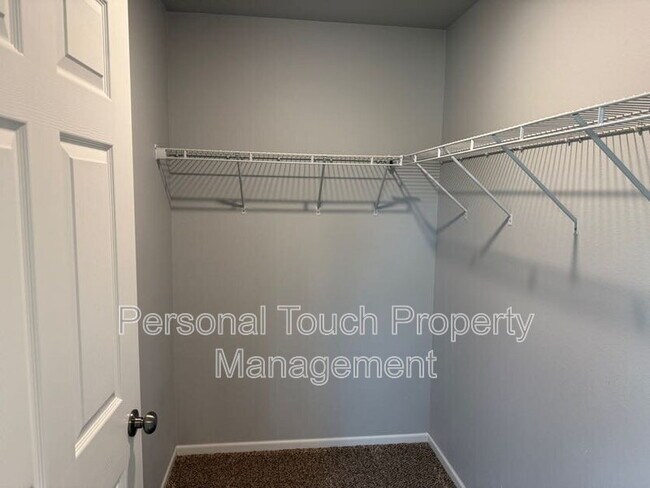 Building Photo - 808 7th Ave S