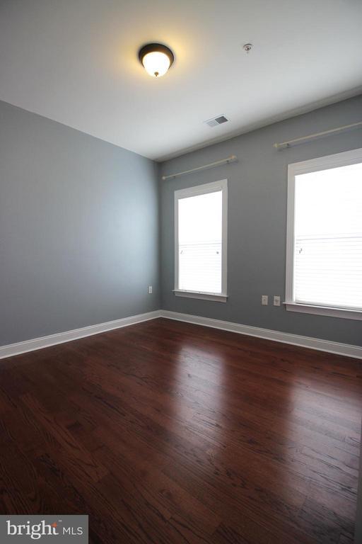 Building Photo - 421 N George Mason Dr