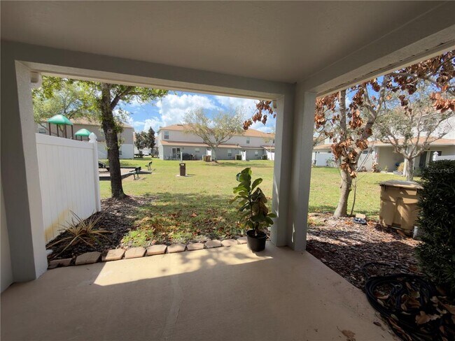 Building Photo - 2552 Aventurine St