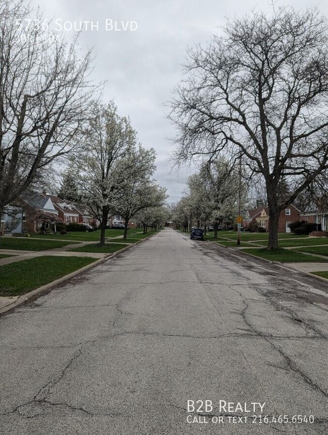 Building Photo - 5736 South Blvd