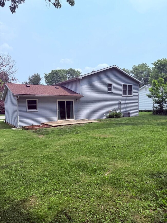 Building Photo - Charming Two-Story Retreat: Your Home Awai...