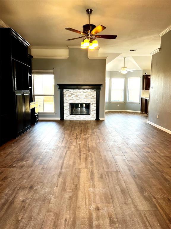 Building Photo - 537 Meadowcrest Dr