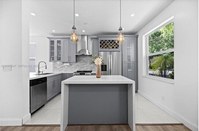 Building Photo - Southwest 51st Street, Davie, FL 33331 - 4 BR 3 BA single-family home