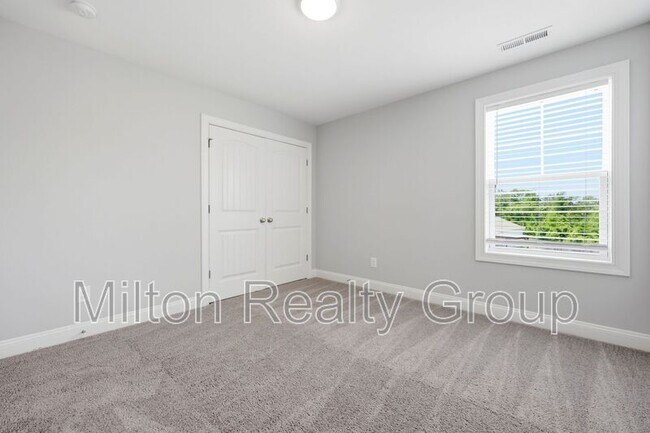 Building Photo - 47 Hemming Ct