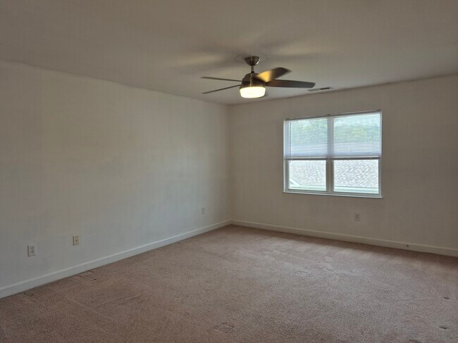 Building Photo - 207 Olde Covington Way