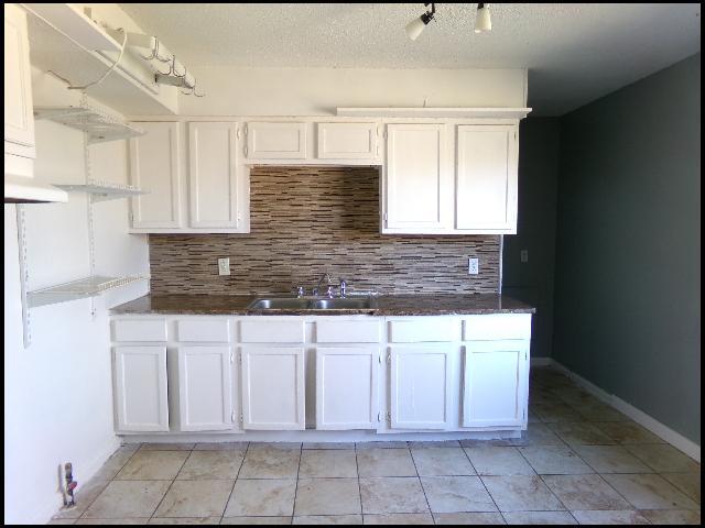 Building Photo - 1504 E 38th St