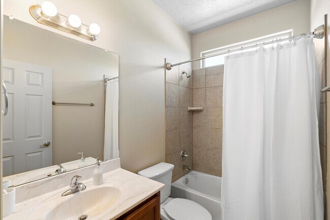 Building Photo - 2316 Penn Ave SE