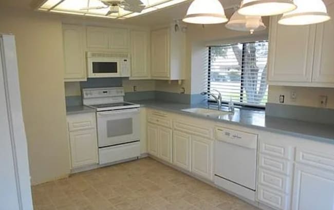 Building Photo - 15657 Caldas De Reyes