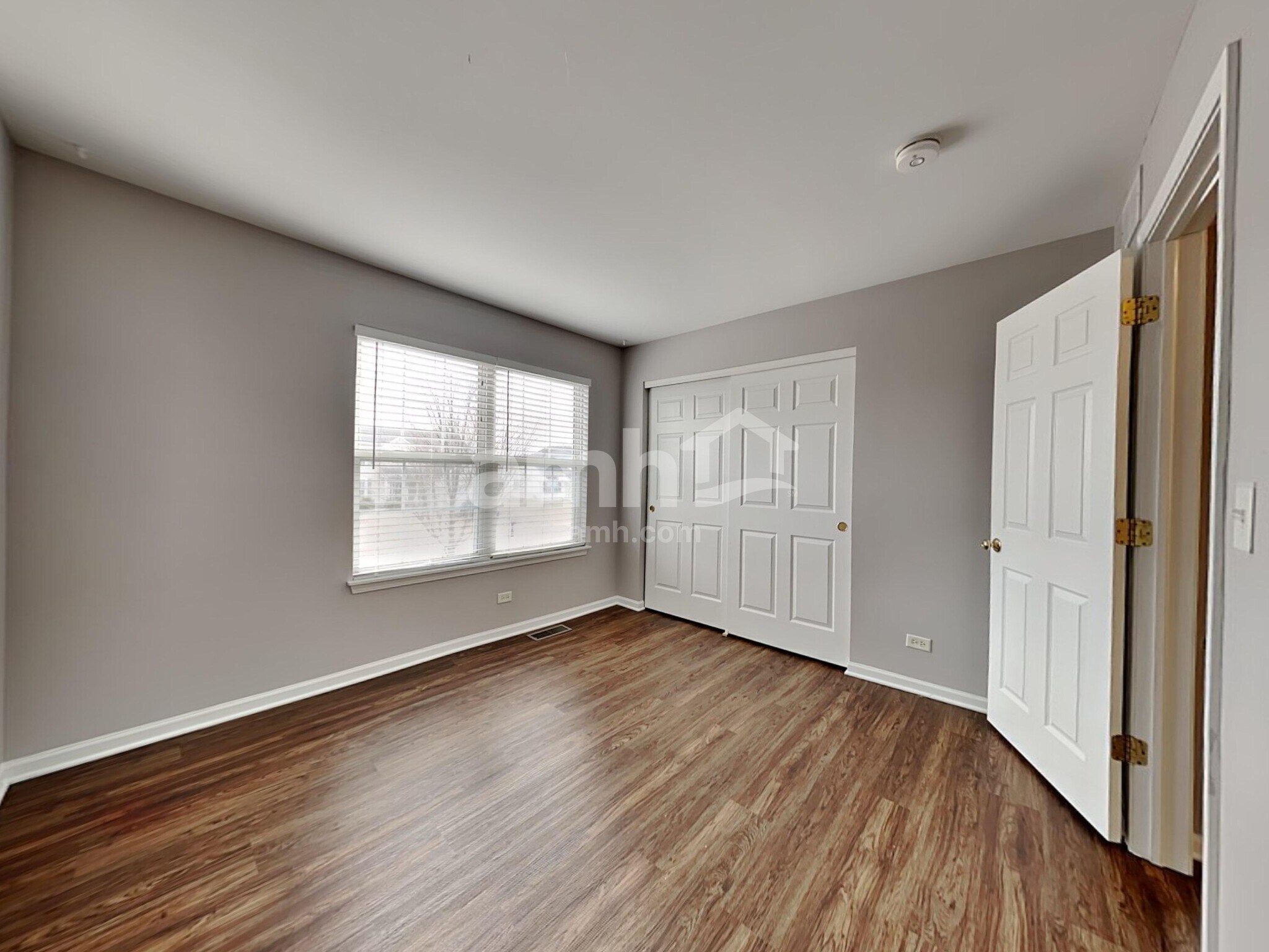 Building Photo - 2811 Stonebridge Dr