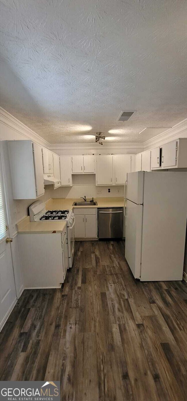 Building Photo - 3284 Highpoint Ct