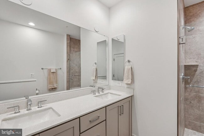 Building Photo - 11225 Beaker St