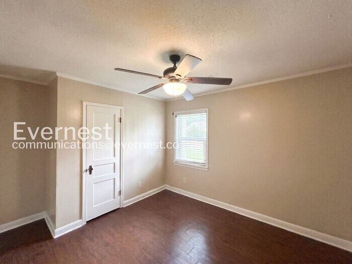 Building Photo - 4911 Buford Ave