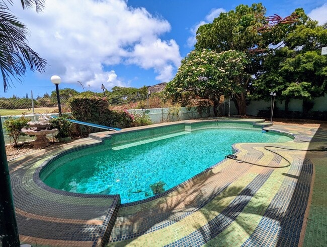 Building Photo - Kalama valley single level 4 bedroom home ...