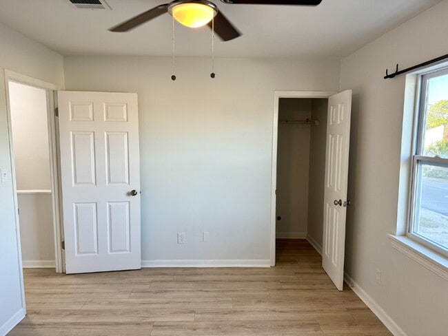 Building Photo - 8003 Beach Dr