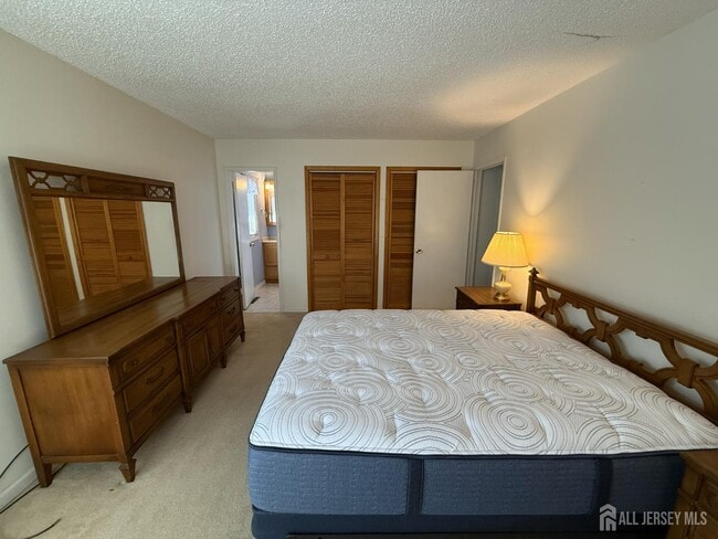 Building Photo - 10 Tyndall Rd