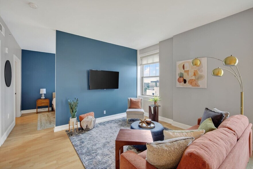 Building Photo - 400 Walnut St