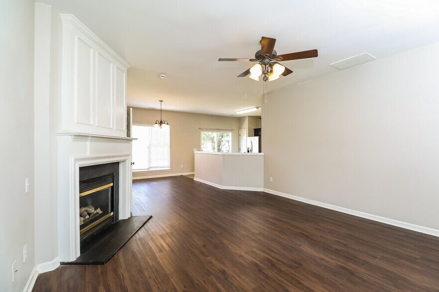 Building Photo - 2728 Wingdale Dr