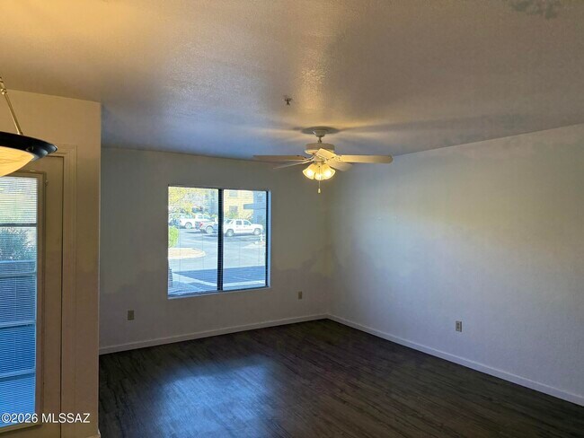 Building Photo - 5751 N Kolb Rd