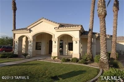 Building Photo - 2550 E River Rd