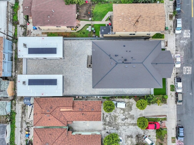 Building Photo - 2114 E 2nd St