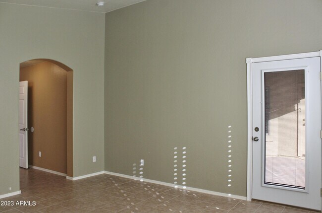 Building Photo - 17839 W Crocus Dr