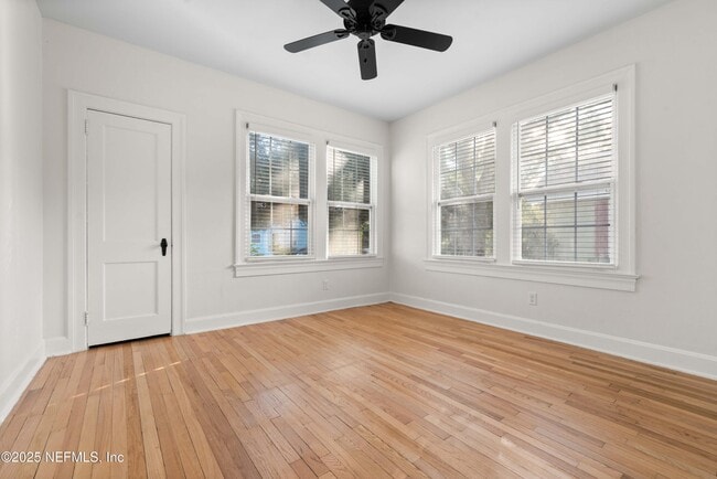 Building Photo - 4313 Lexington Ave