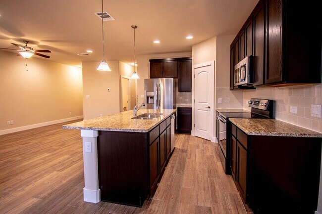 Building Photo - 347 Madison Oaks Ave