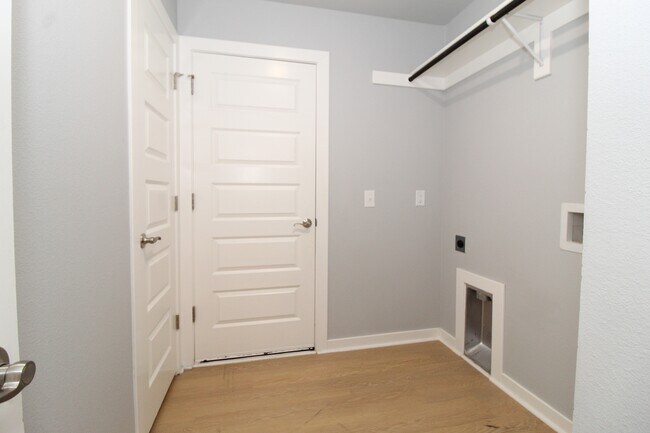 Building Photo - 427 Wagon Wheel Ave