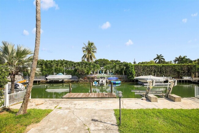 Building Photo - 681 Daytonia Rd
