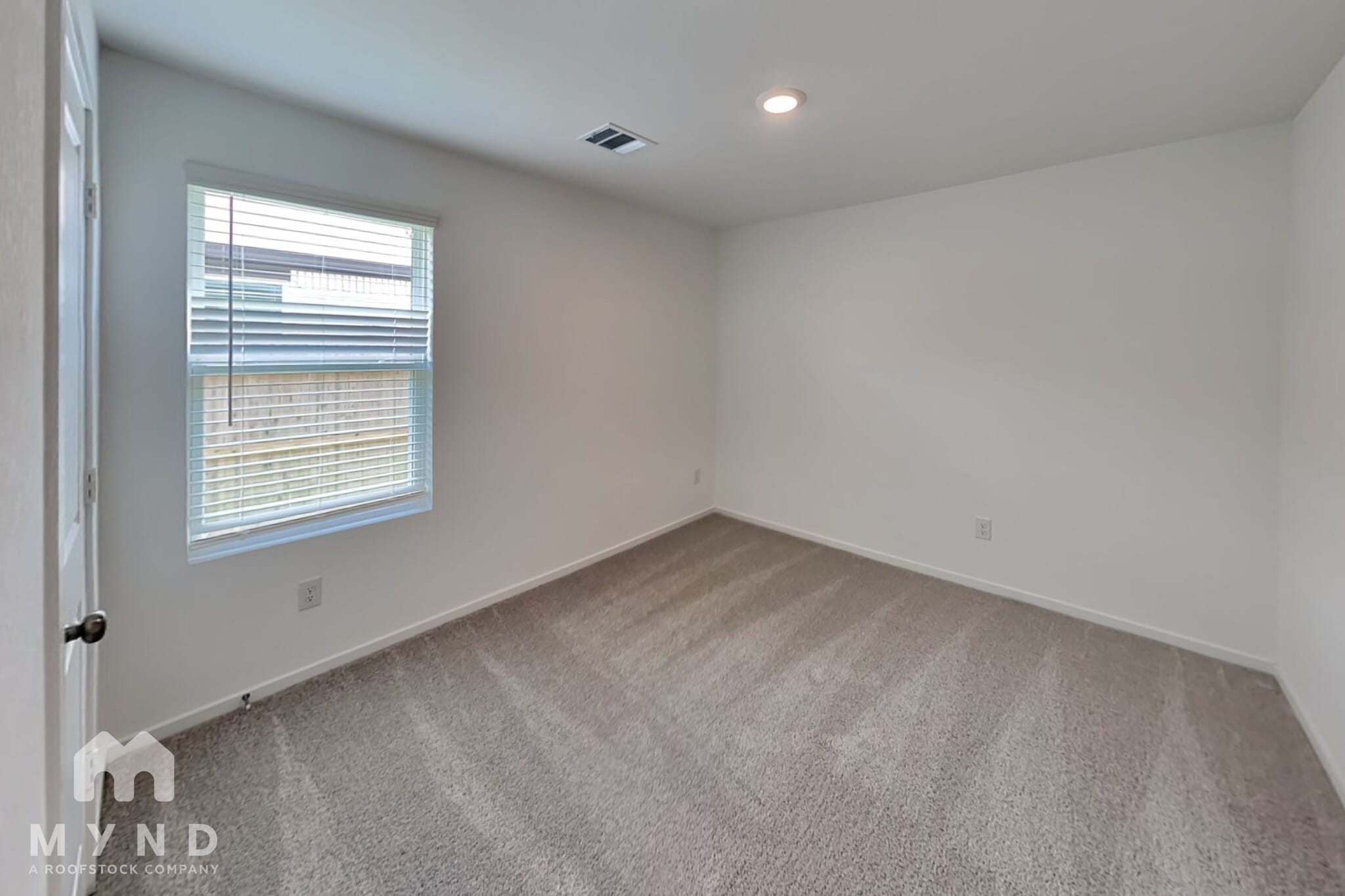 Building Photo - 922 Lago Laceno Ln