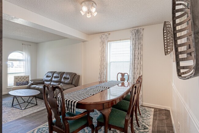 Building Photo - 12123 Monticeto Ln