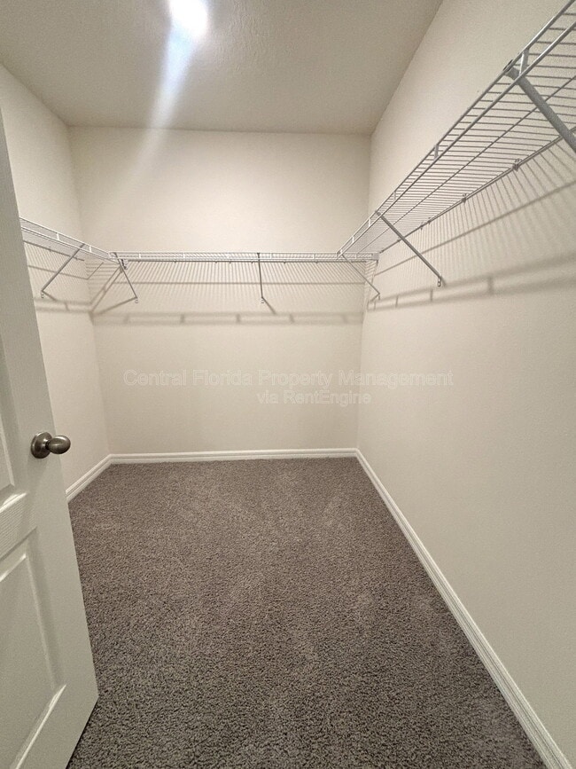 Building Photo - 5513 Hayloft Dr