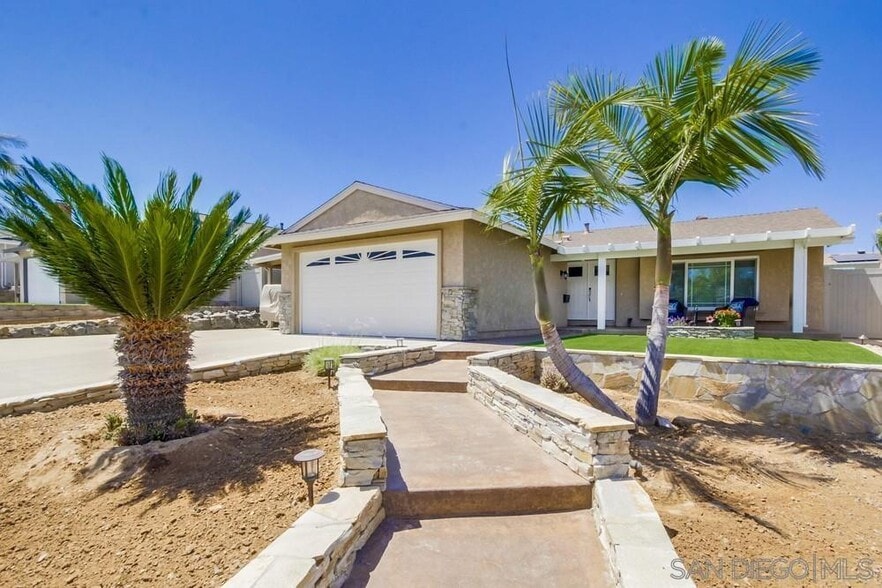 Primary Photo - 10142 White Pine Ln