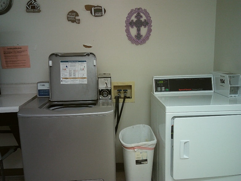 Building Photo - 400 Tella Jane Ln