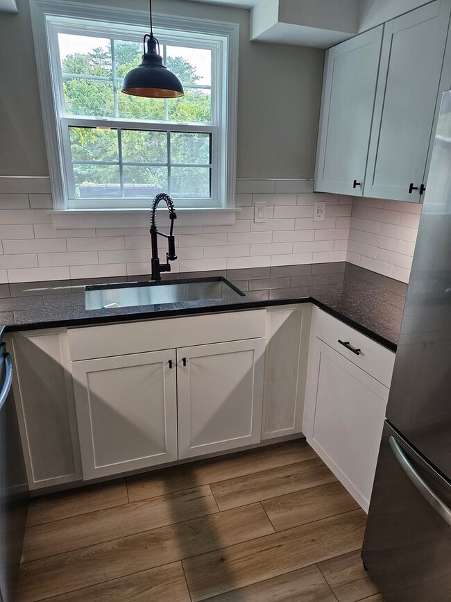 Building Photo - {MA3101}  COMPLETELY RENOVATED. Available ...