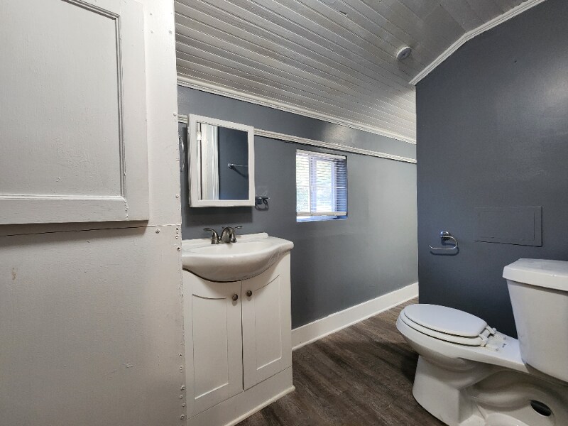 Building Photo - 237 Poole St