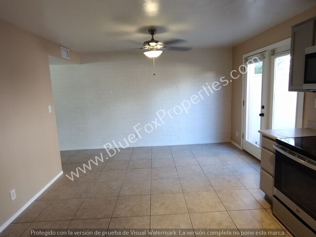 Building Photo - Two Story Townhome, 3 Bed and 1 1/2 Bath