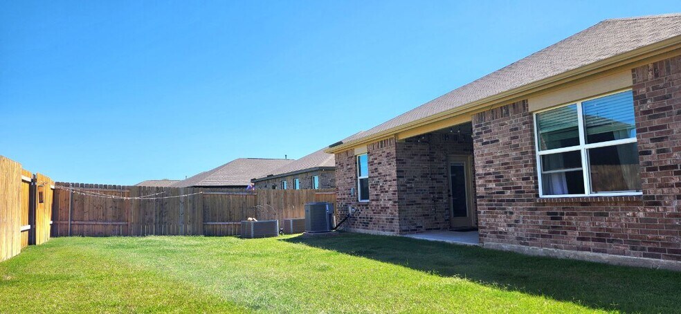 Building Photo - 2024 Hardwick Dr