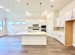 Building Photo - 528 Tubman Dr