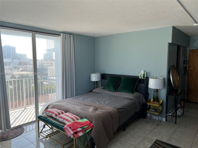 Building Photo - 1255 Collins Ave