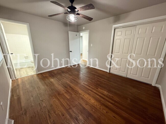 Building Photo - Newly Renovated 4 Bedroom Home with Hardwood Floors & Central A/C in Winston-Salem